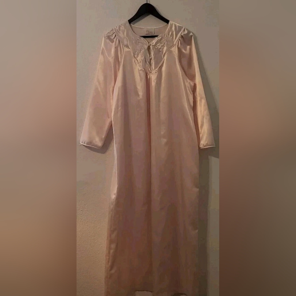 Vintage Llise Stevens Pale Pink Satin Maxi Length Nightgown Sz Large Embroidered